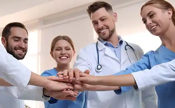 Equipe multidisciplinar de saúde mental em atendimento