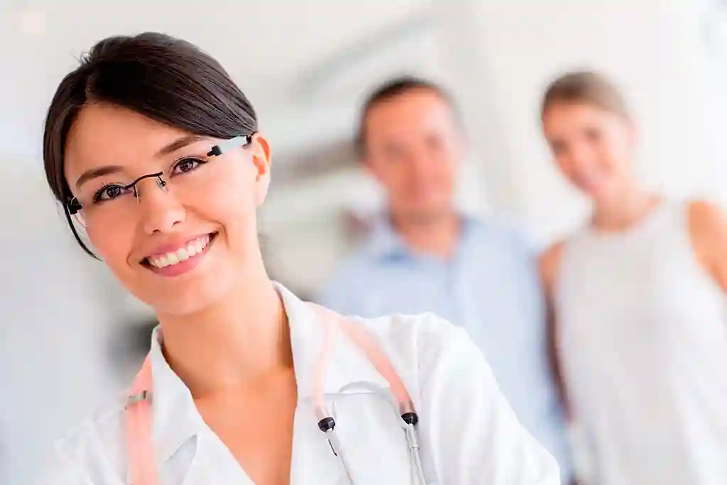 Equipe em orientação sobre tratamento para dependência química